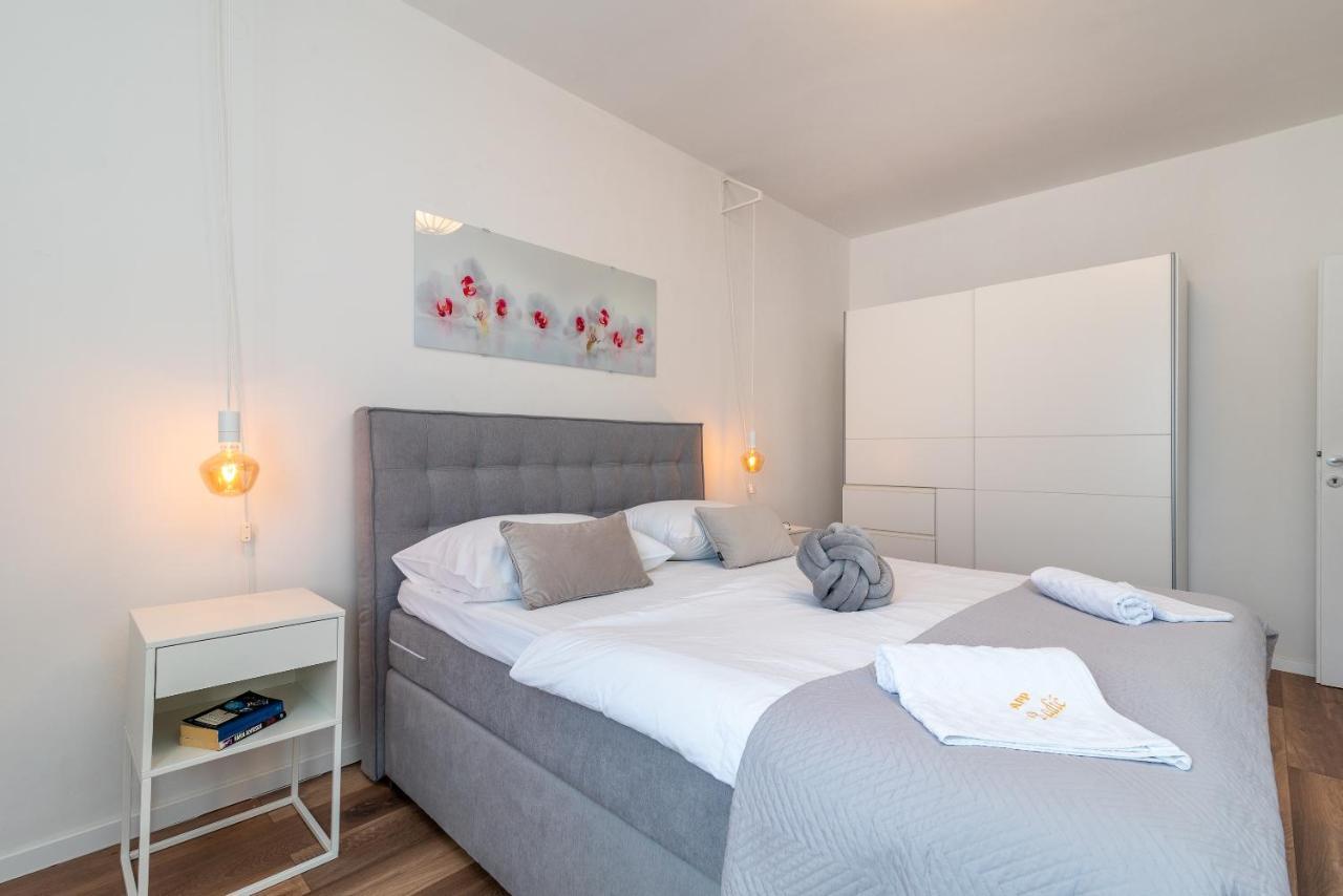 Apartment Radic-Perfect Location For Summer Activities Trogir Exterior foto
