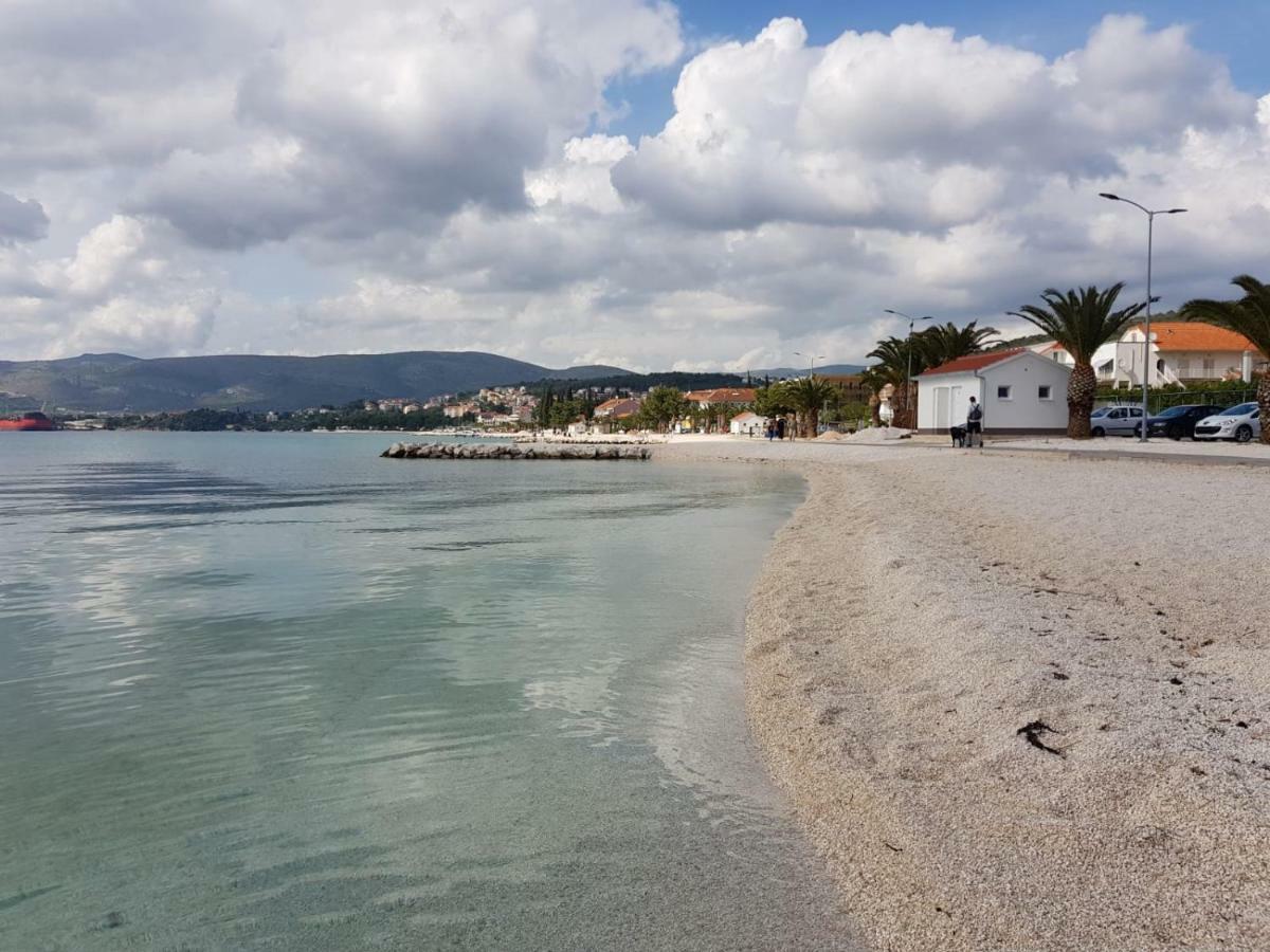 Apartment Radic-Perfect Location For Summer Activities Trogir Exterior foto